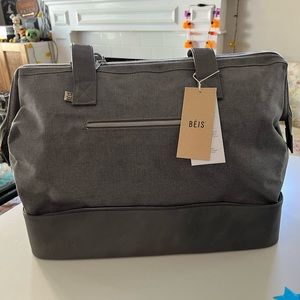 NWT Beis Weekender Bag - Gray, Shoe Holder, shoulder strap, Trolley Passthrough